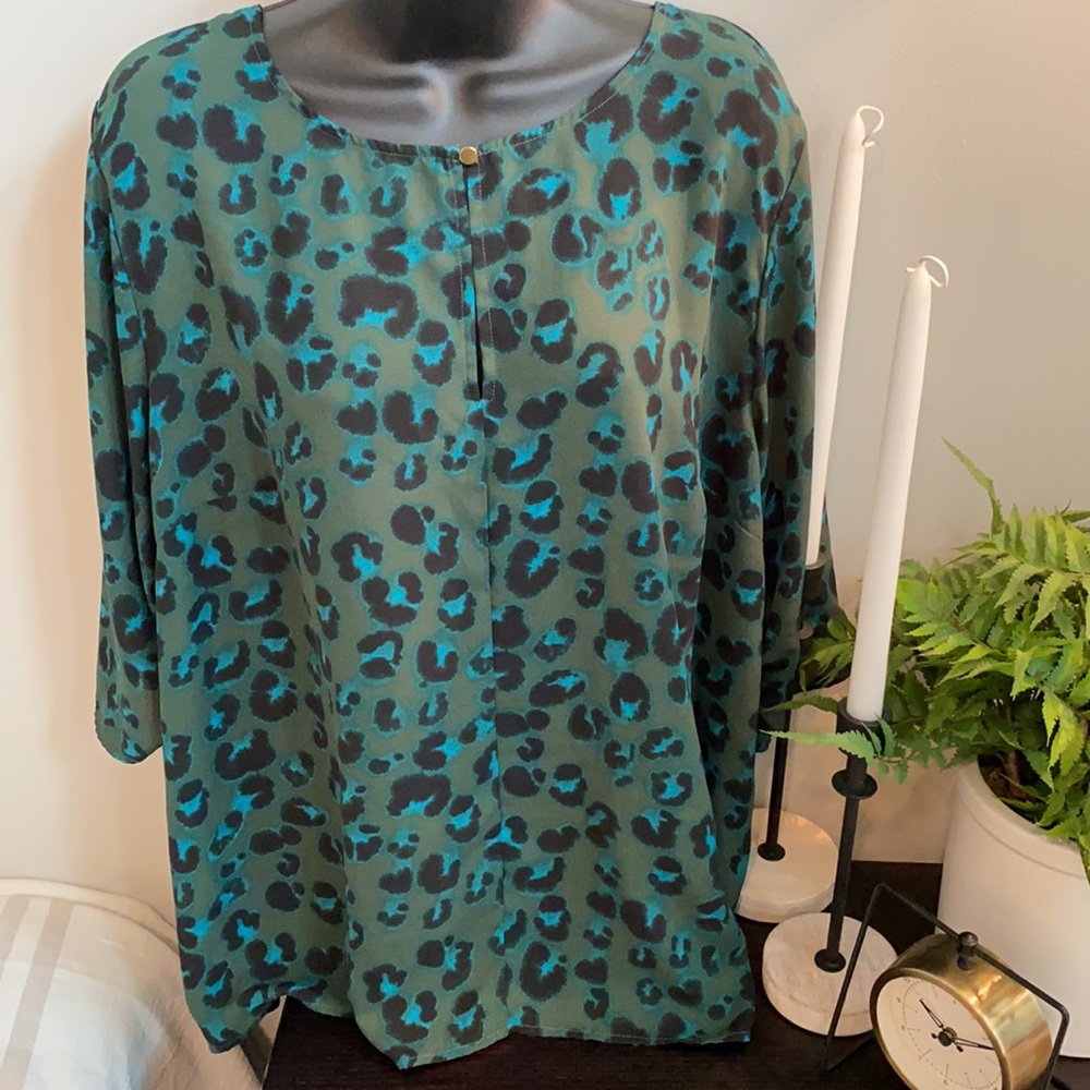Stylish Ava and Viv emerald leopard top